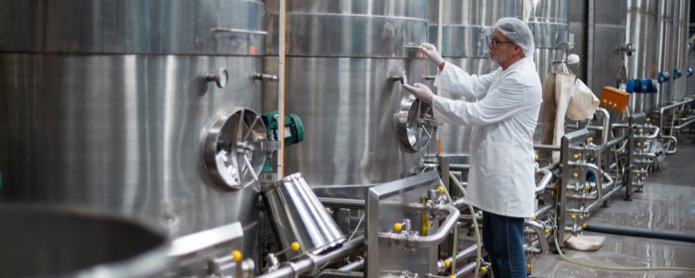 Válvulas e conexões em aço inox para a pecuária e alimentos